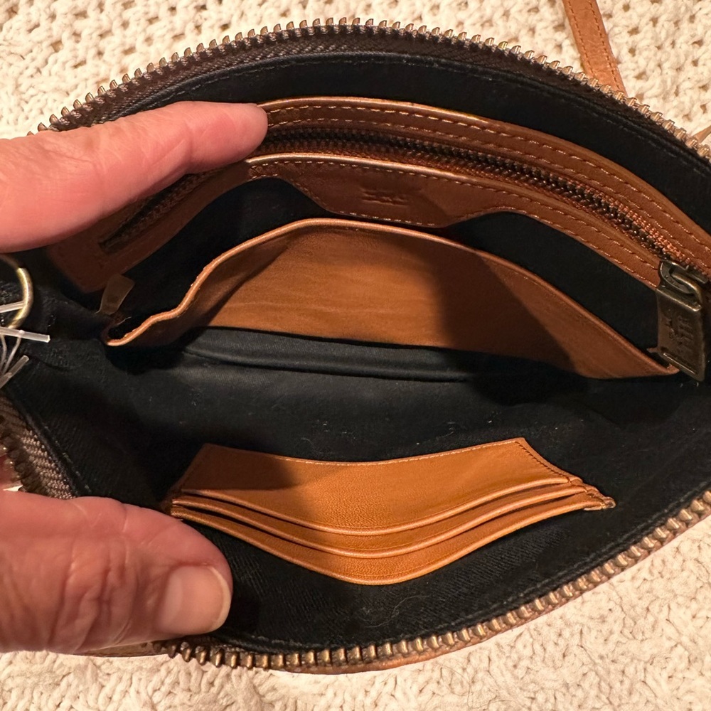 WILLI EST.1981 LEATHER CROSSBODY Bag TAN - Picture 8 of 11